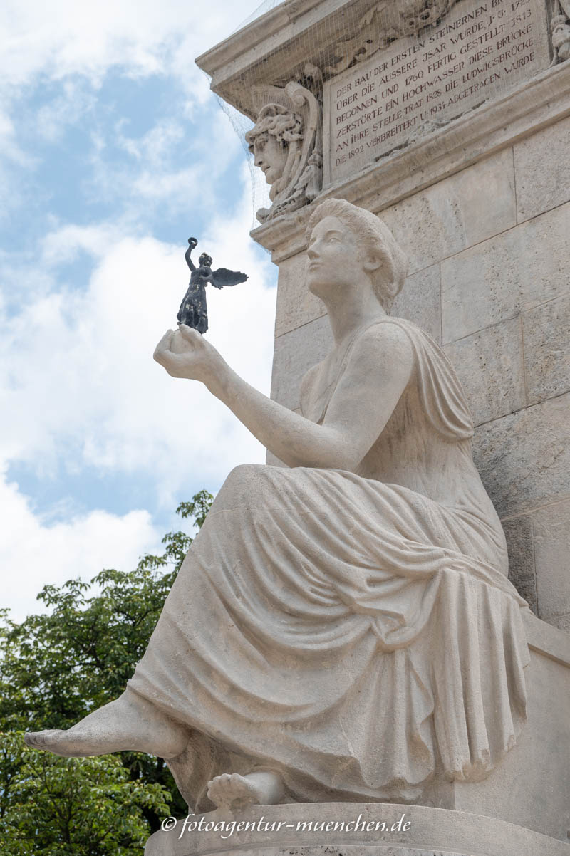 Sitzallegorie »Kunst« - Dietz Elmar, Kaufmann Hugo – Denkmal/Kunstwerk in München