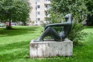 Die Sitzende