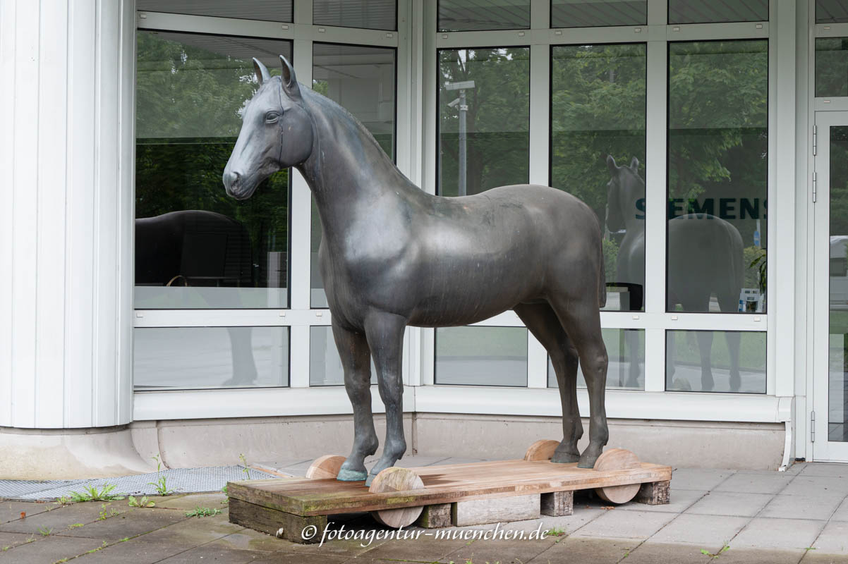 Das Pferd - Rademacher Norbert – Denkmal/Kunstwerk in München
