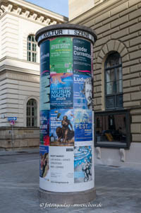 Gerhard Willhalm – Litfaßsäule mit Buchmesse-Plakat