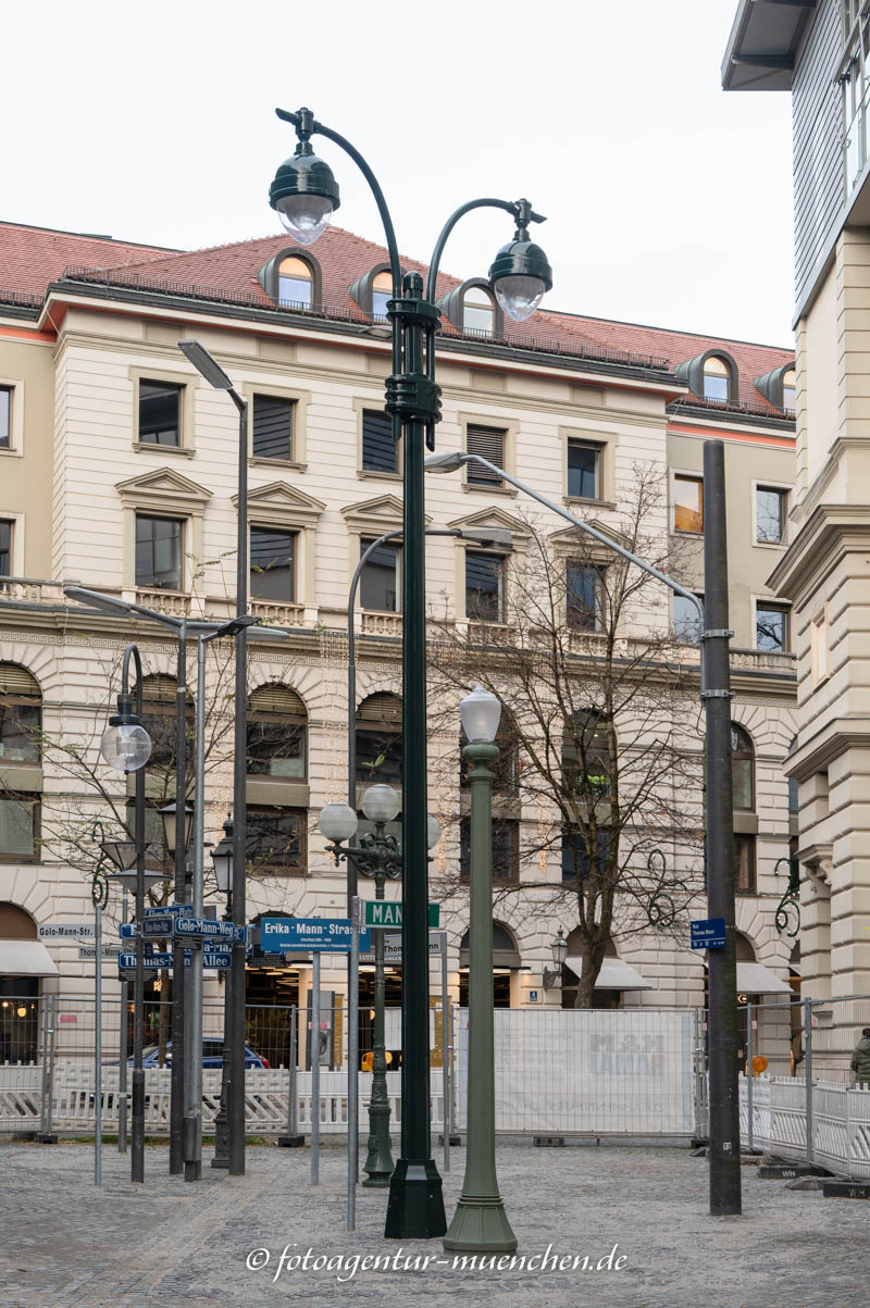 Strassen Namen Leuchten - Coers Albert – Denkmal/Kunstwerk in München