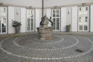  – Windspiele-Brunnen