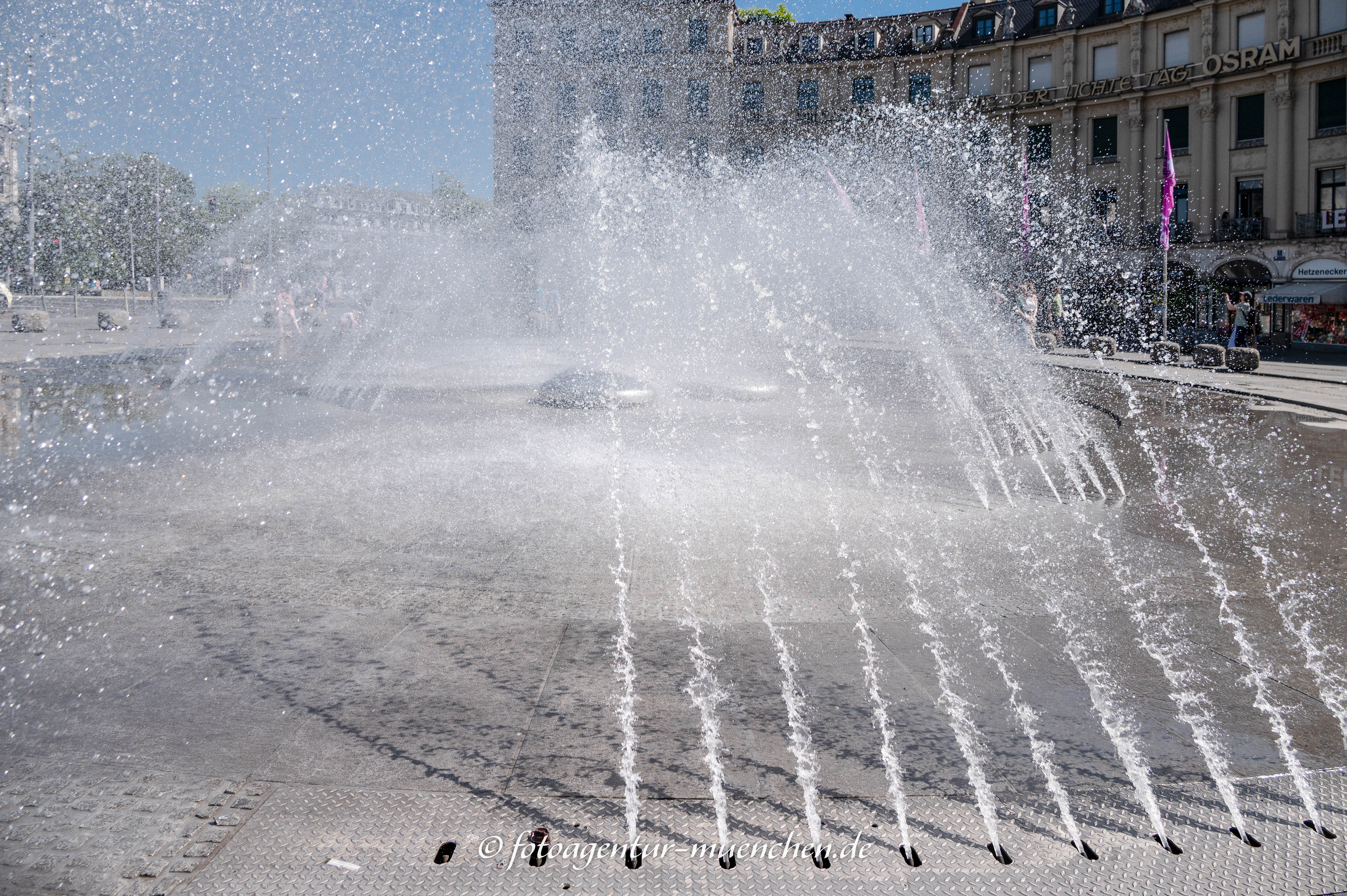 Springbrunnen. - Stachus