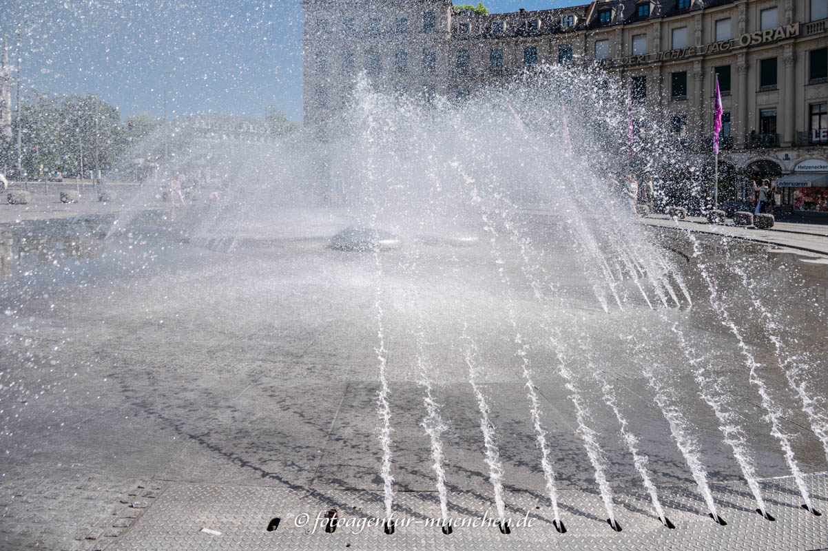Springbrunnen. - Stachus