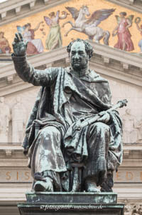 Max-Joseph-Denkmal