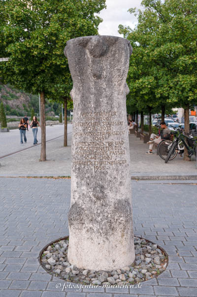 Fritz-Schäffer-Denkmal