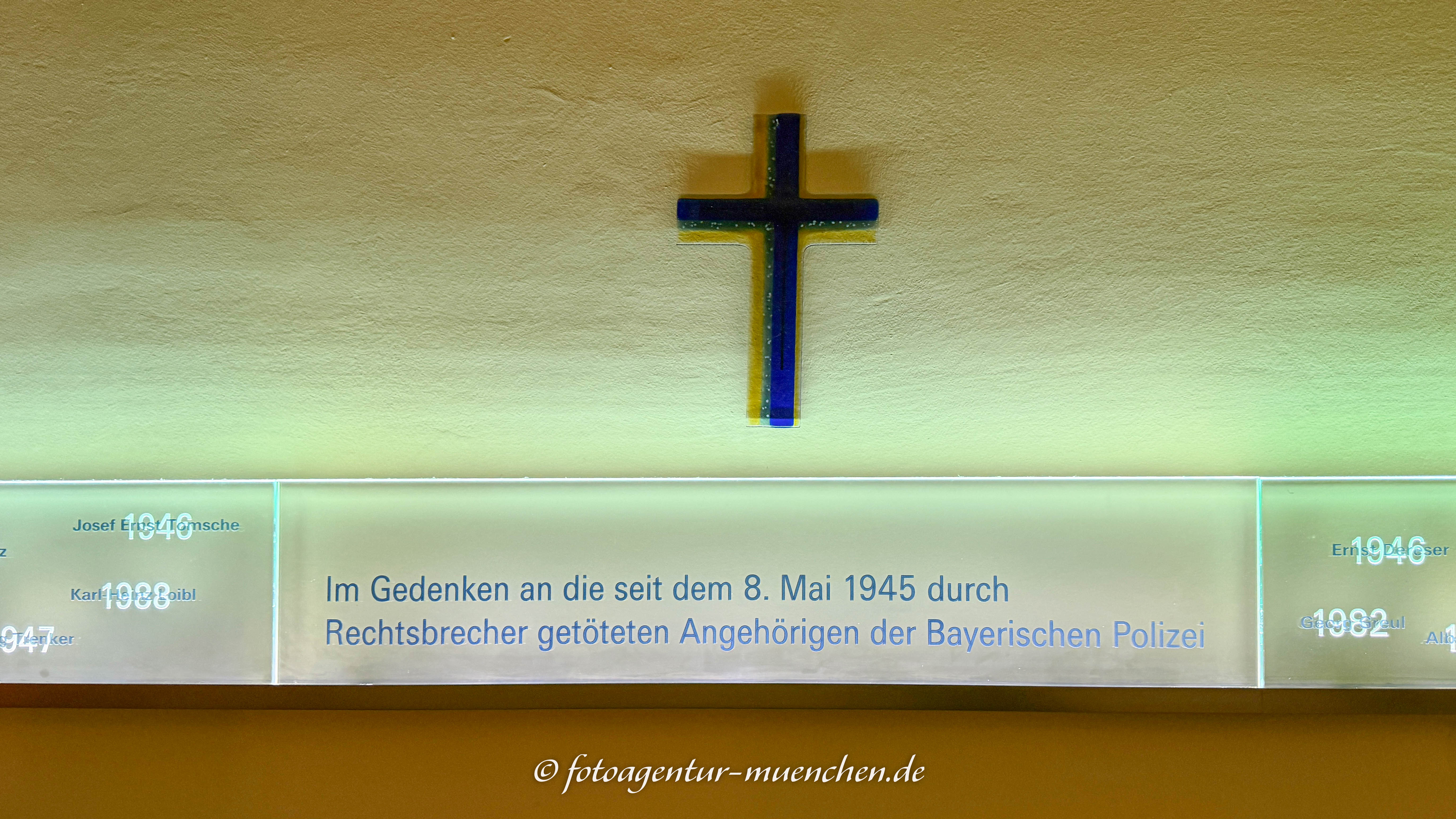 Gedenktafel für die getöteten Polizisten