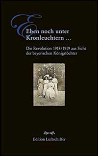 Cover: Eben noch unter Kronleuchtern